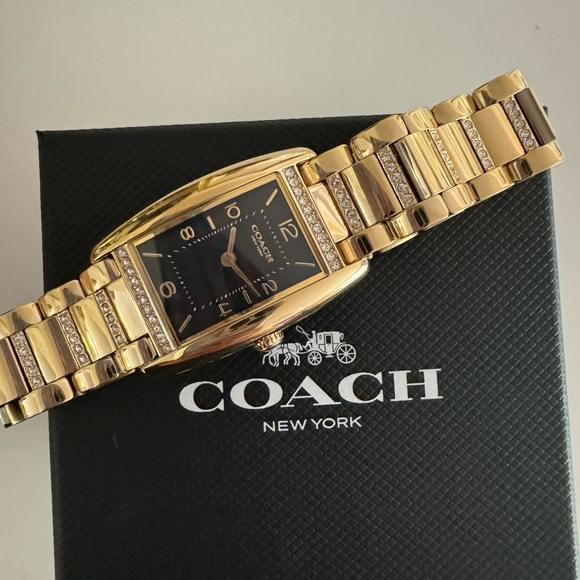 COACH Reese rectangular bracelet watch. Gold and diamond Reese watch - Picture 4 of 5